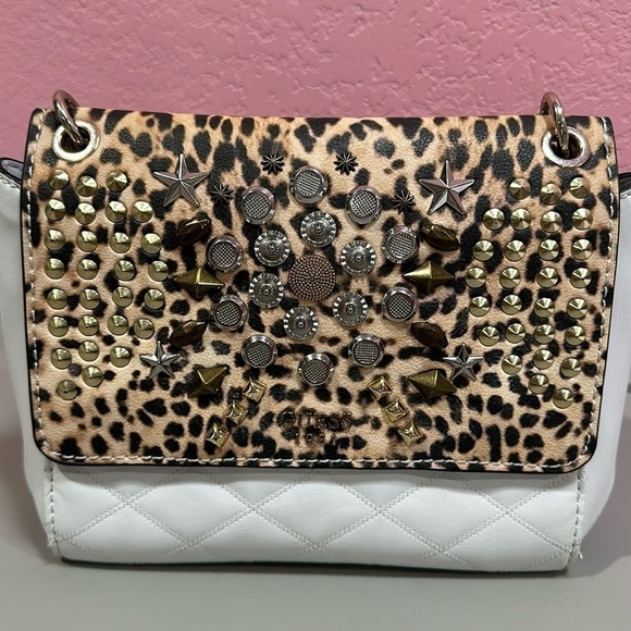 Guess Leo Stud Flap Crossbody Handbag Animal print White Brown Embelished - Picture 3 of 7